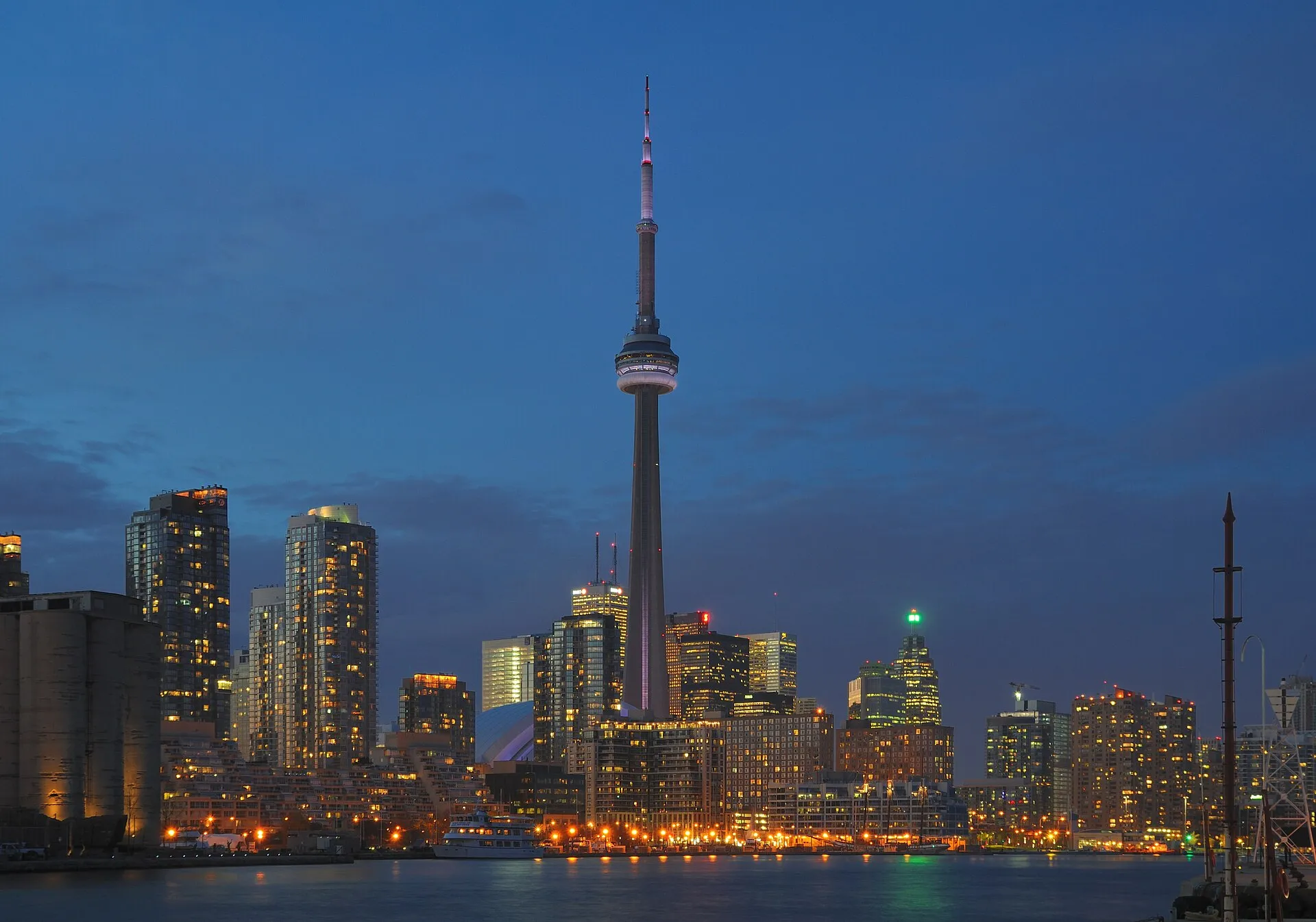 Toronto skyline lit up at night — substitute Deniz Undav scored twice, including a stoppage-time winner, as Germany beat Ivory Coast 2-1 at BMO Field to reach the World Cup 2026 Round of 32